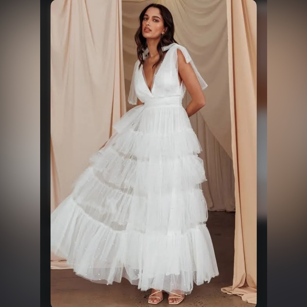 Selfie Leslie White Pearl Maxi Dress